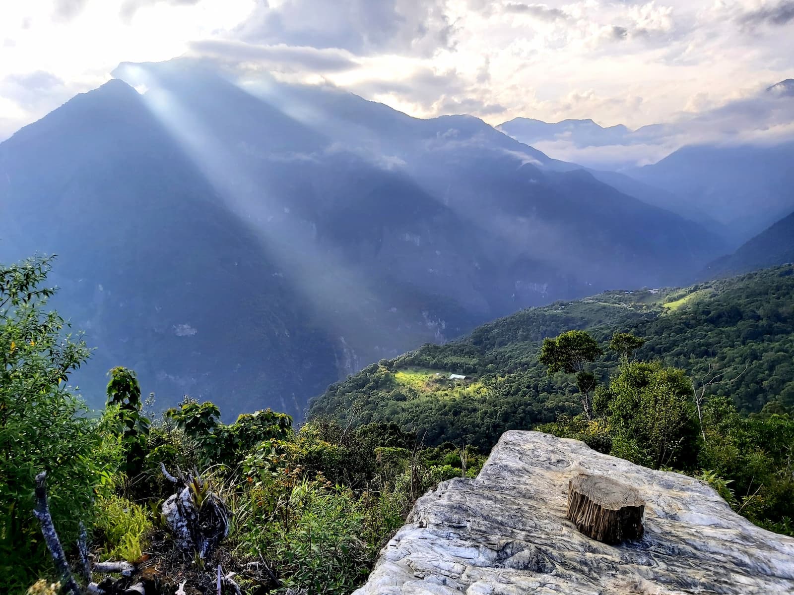 Epic mountains and valley at Dali and Datong Villages